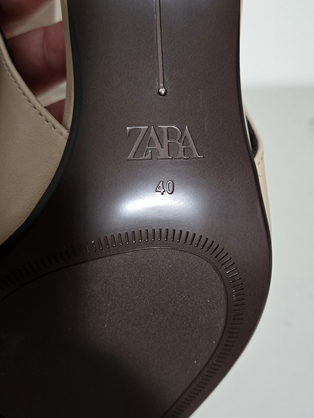 NWT Zara Classic Pointed-Toe Slingback Kitten Heel in Beige Size 9 - Picture 8 of 9